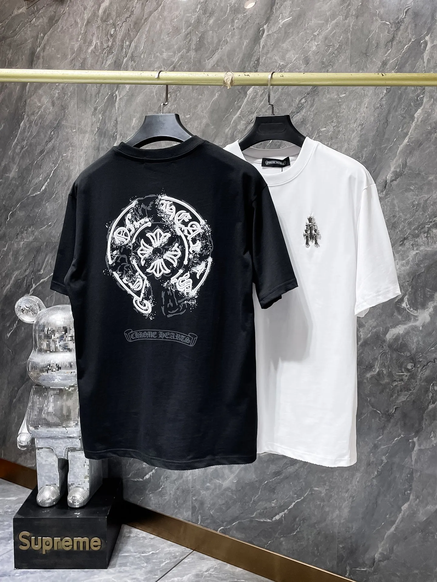 P160 new Chrome Hearts 25ss high-end version for summer! ! High-weight, environmentally friendly and high-quality top-quality fabrics 280g Crow Sanskrit handmade cross-buckle foamed short sleeves. Counter synchronization. Re-engraved version 1:1. Recommended color: black white. Size: S, M, L, XL